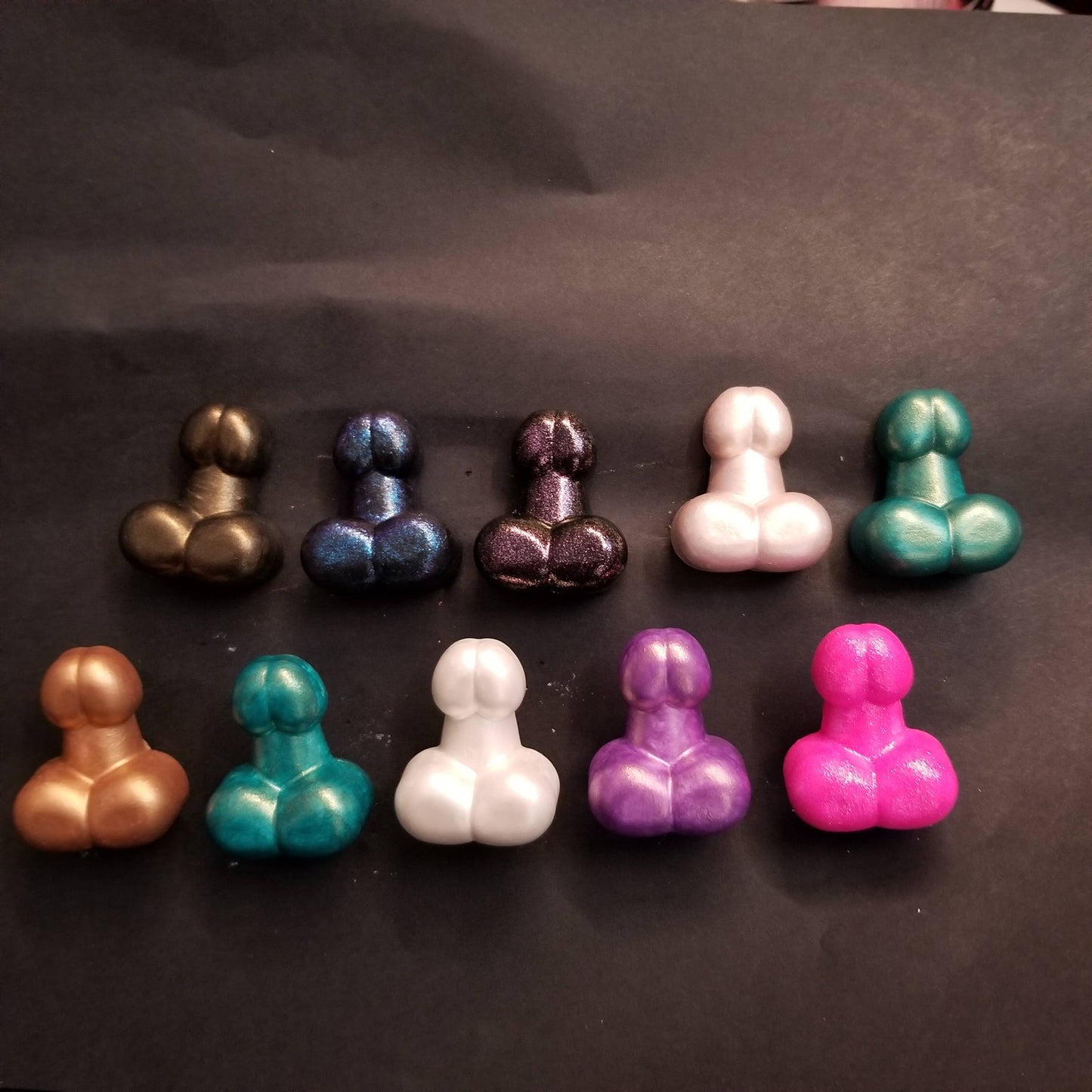 Cover Minder Pete is at your service, a penis shaped cover minder for diamond painting
