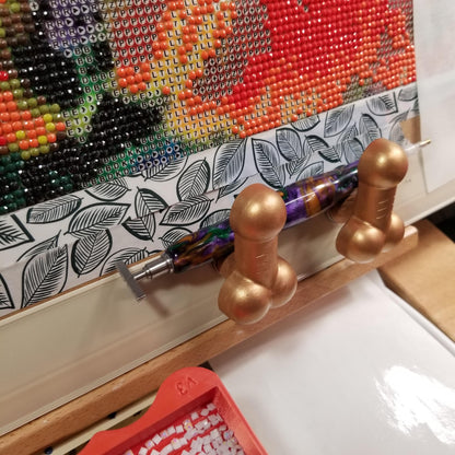 Cover Minder Pete is at your service, a penis shaped cover minder for diamond painting