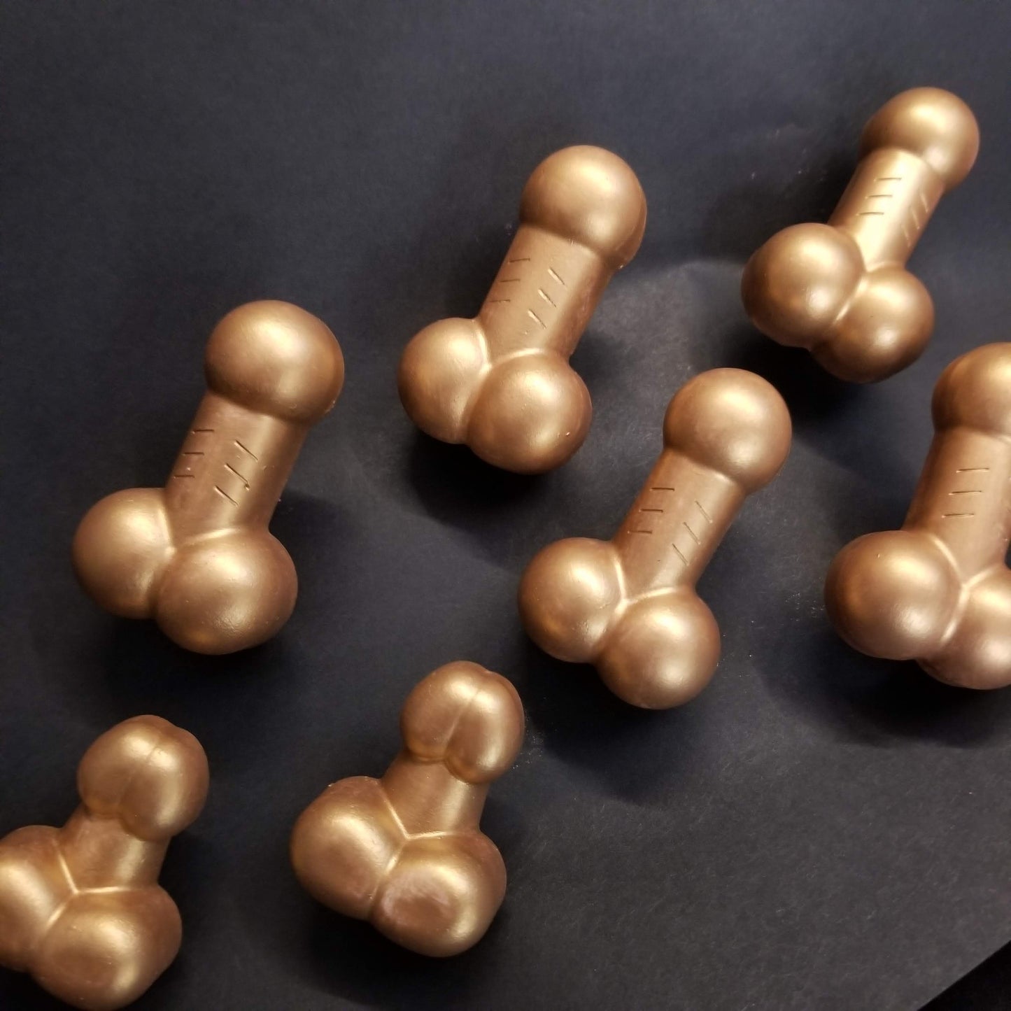 Cover Minder Pete is at your service, a penis shaped cover minder for diamond painting